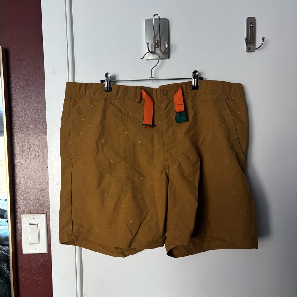 REI Men’s Ripstop Buckle Shorts, X Large, Tan/Orange